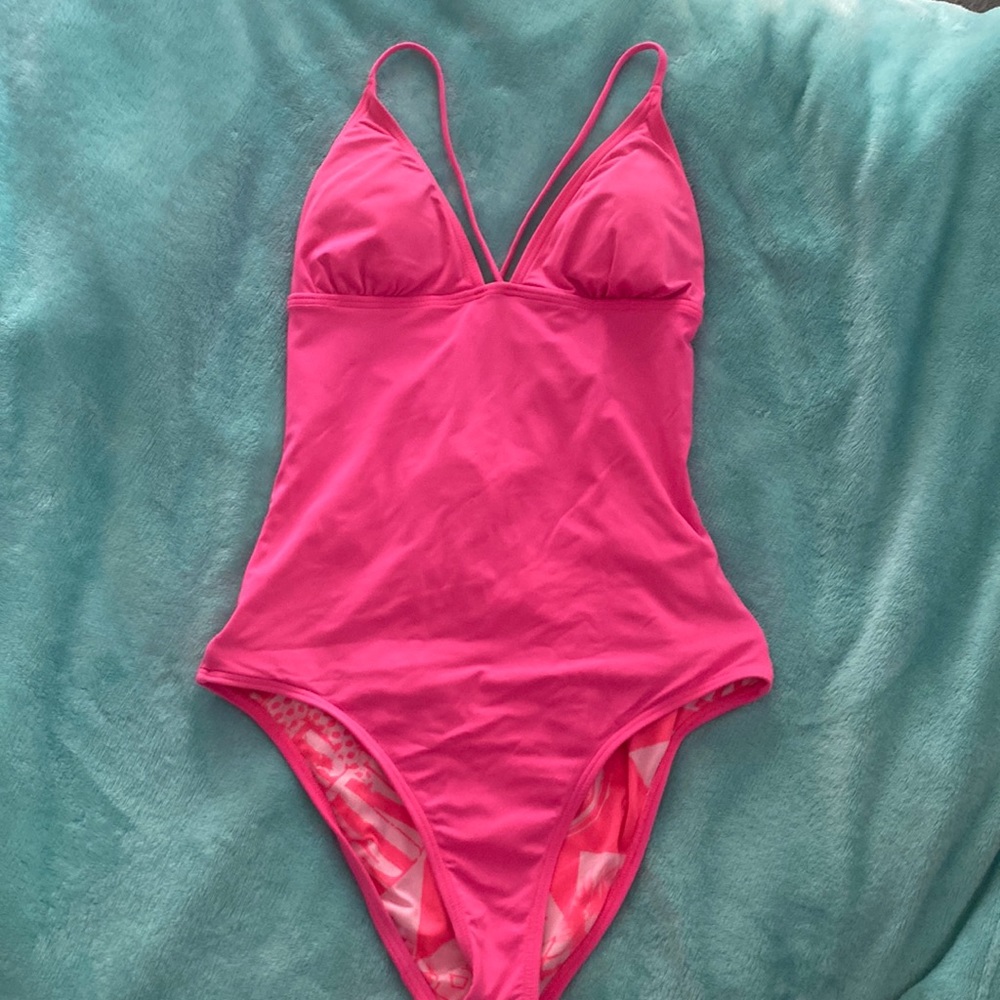 !!OFFERS ARE WELCOMED!! Volcom Reversible One-piece!!